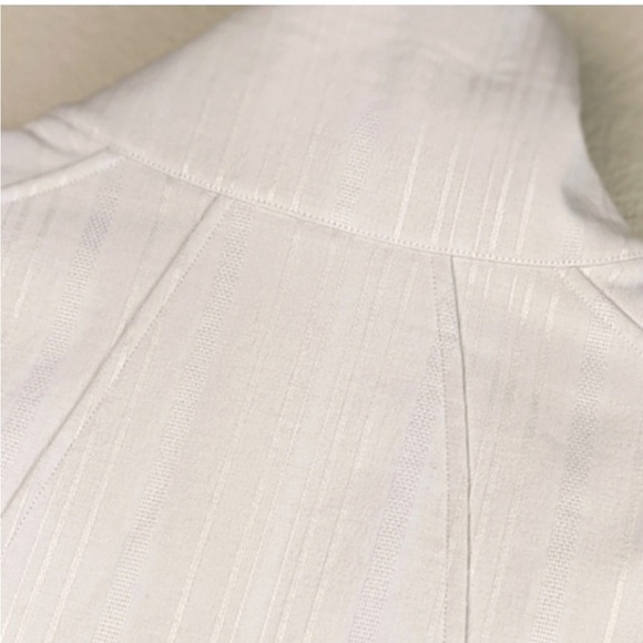 Lululemon Soft Shell Swing Jacket Coat in Off
White 3/4 Sleeves Size 4 - Picture 9 of 12